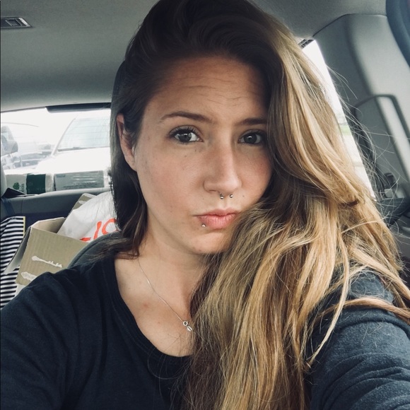 Meet your Posher, Grace - Picture 1 of 10